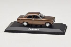 Ford Escort Mk1 Hnědá Metalíza Maxichamps 1:43 Ford Escort Mk1 Hnědá Metalíza Maxichamps 1:43 940081000 Kov