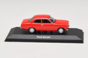 Ford Escort Mk1 Červený Maxichamps 1:43 Ford Escort Mk1 Červený Maxichamps 1:43 940081001 Kov
