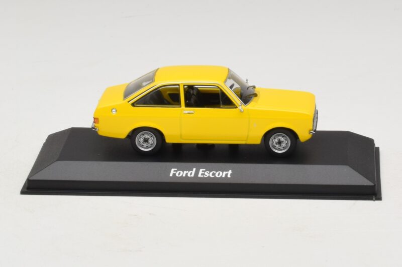 Ford Escort Mk2 Žlutý Maxichamps 1:43 Ford Escort Mk2 Žlutý Maxichamps 1:43 940084100 Kov