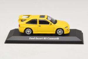 Ford Escort RS Cosworth Žlutý Maxichamps 1:43 Ford Escort RS Cosworth Žlutý Maxichamps 1:43 940082101 Kov