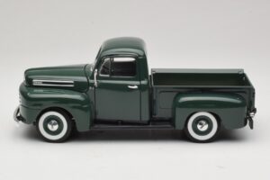 Ford F-1 Zelená Road Legends 1:18 92218 Kov – obrázek 4 z 8