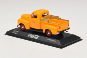 Ford F1 Coca-Cola Minichamps 1:43 400082062 Kov – obrázek 3 z 5