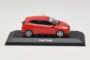 Ford Fiesta Mk7 Červený Maxichamps 1:43 Ford Fiesta Mk7 Červený Maxichamps 1:43 940088000 Kov