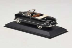 Ford FL Kabriolet Černý Minichamps 1:43 400082231 Kov – obrázek 3 z 5
