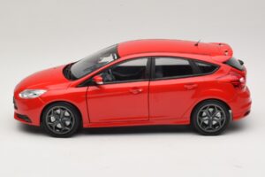 Ford Focus ST Mk2 Červená Minichamps 1:18 110082002 Kov – obrázek 4 z 8