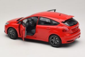 Ford Focus ST Mk2 Červená Minichamps 1:18 110082002 Kov – obrázek 5 z 8