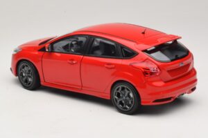 Ford Focus ST Mk2 Červená Minichamps 1:18 110082002 Kov – obrázek 7 z 8