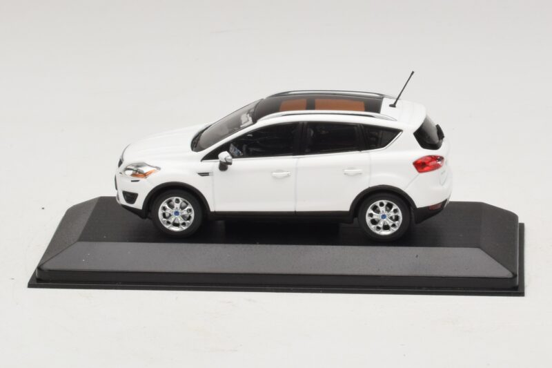 Ford Kuga Mk1 Bílý Dealerská Edice Minichamps 1:43 KUGA002 Kov