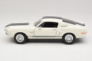Ford Shelby GT500KR Bílá Road Legends 1:18 92168 Kov – obrázek 4 z 8