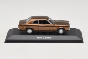 Ford Taunus TC Hnědá Metalíza Maxichamps 1:43 Ford Taunus TC Hnědá Metalíza Maxichamps 1:43 940081300 Kov