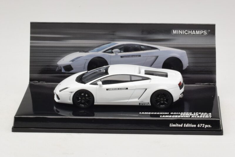 Lamborghini Gallardo LP560-4 Academy Bílý Minichamps 1:43 436103801 Kov