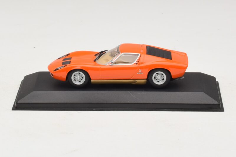 Lamborghini Miura P400 Oranžová Minichamps 1:43 Lamborghini Miura P400 Oranžová Minichamps 1:43 430103002 Kov