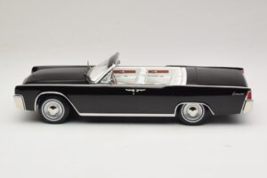 Lincoln Continental Convertible Černý Bad Boys KK-Scale 1:18 KKDC181521 Kov – obrázek 4 z 7