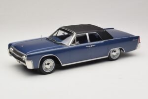 Lincoln Continental Convertible Modrá Metalíza The Lincoln Lawyer KK-Scale 1:18 KKDC181522 Kov – obrázek 2 z 7