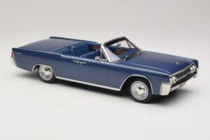 Lincoln Continental Convertible Modrá Metalíza The Lincoln Lawyer KK-Scale 1:18 KKDC181522 Kov – obrázek 5 z 7