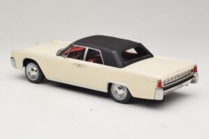 Lincoln Continental Convertible Bílý John F. Kennedy KK-Scale 1:18 KKDC181523 Kov – obrázek 6 z 7