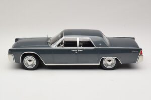 Lincoln Continental Šedá Metalíza Marnie KK-Scale 1:18 KKDC181482 Kov – obrázek 3 z 6