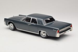 Lincoln Continental Šedá Metalíza Marnie KK-Scale 1:18 KKDC181482 Kov – obrázek 5 z 6