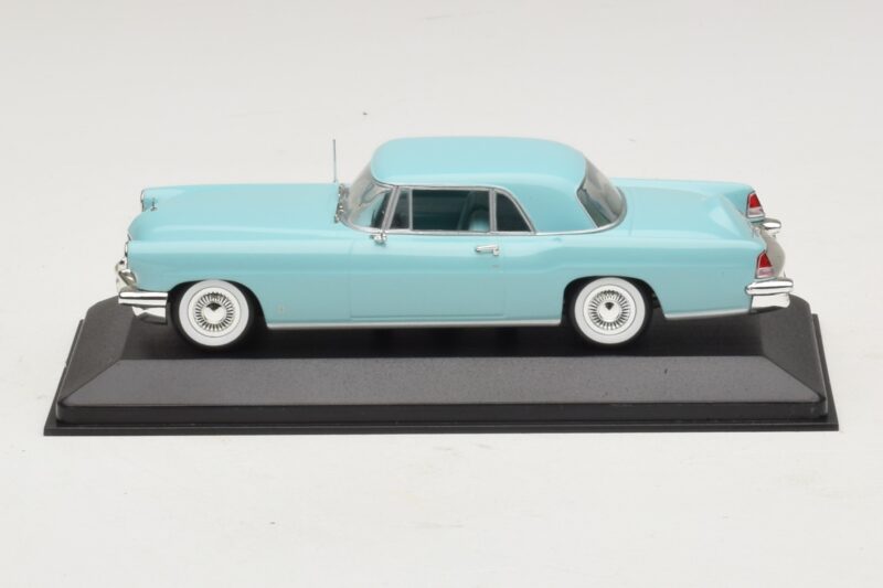 Lincoln Continental Mark II Turkysová Minichamps 1:43 Lincoln Continental Mark II Turkysová Minichamps 1:43 400082305 Kov