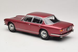 Maserati Quattroporte I Červená Metalíza KK-Scale 1:18 KKDC181512 Kov – obrázek 5 z 6