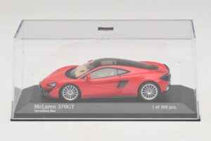 McLaren 570GT Vermillion Red Minichamps 1:43 537154522 Kov – obrázek 4 z 5
