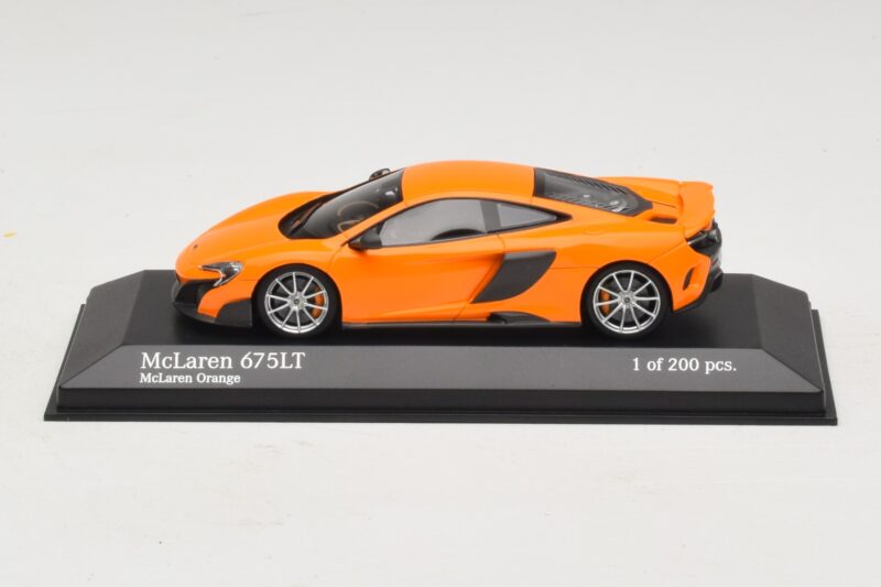 McLaren 675LT Oranžový Minichamps 1:43 537154421 Kov