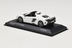 McLaren 675LT Spider Silica White Minichamps 1:43 537154432 Kov – obrázek 3 z 5
