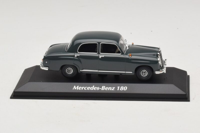 Mercedes 180 W120 Šedý Maxichamps 1:43 Mercedes 180 W120 Šedý Maxichamps 1:43 940033100 Kov
