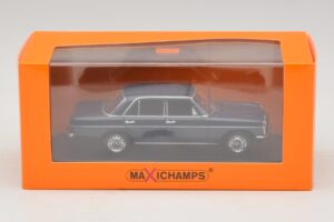 Mercedes 200D W115 Modrý Maxichamps 1:43 940034000 Kov – obrázek 5 z 5