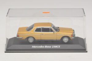 Mercedes 230 CE C123 Zlatá Metalíza Maxichamps 1:43 940032220 Kov – obrázek 4 z 5