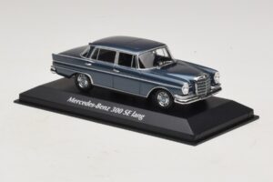 Mercedes 300 SE W112 Lang Modrá Metalíza Maxichamps 1:43 940035200 Kov – obrázek 3 z 5