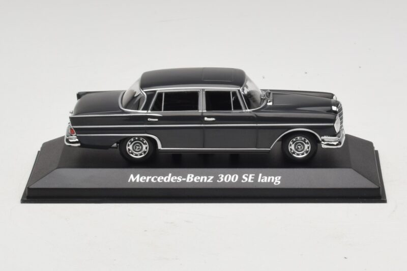 Mercedes 300 SE W112 Lang Tmavě Šedý Maxichamps 1:43 940035201 Kov