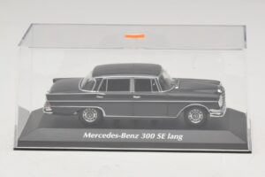 Mercedes 300 SE W112 Lang Tmavě Šedý Maxichamps 1:43 940035201 Kov – obrázek 4 z 5