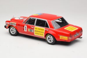 Mercedes 300 SEL 6.8 #1 H. Heyer / Betzler 24 Hours of Nurburgring 1972 Minichamps 1:18 155723401 Kov – obrázek 5 z 6