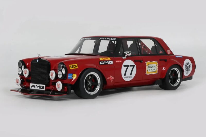 Mercedes 300 SEL W109 Red Pig S-Klub C63 S Mars Red GT Spirit 1:18 GT584 Pryskyřice