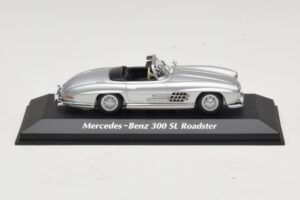 Mercedes 300 SL W198 Roadster Stříbrný Maxichamps 1:43 Mercedes 300 SL W198 Roadster Stříbrný Maxichamps 1:43 940039030 Kov