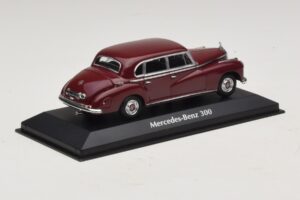 Mercedes 300 W186 Tmavě Červený Maxichamps 1:43 940039060 Kov – obrázek 2 z 5