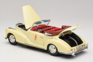 Mercedes 300S Krémový Maisto 1:18 31806 Kov – obrázek 5 z 8