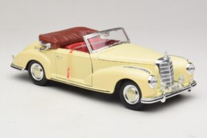 Mercedes 300S Krémový Maisto 1:18 31806 Kov – obrázek 6 z 8