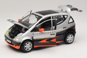 Mercedes A-Class W168 D. Coulthard Stříbrná Maisto 1:18 35841 Kov – obrázek 2 z 8