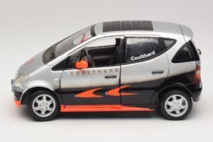 Mercedes A-Class W168 D. Coulthard Stříbrná Maisto 1:18 35841 Kov – obrázek 4 z 8
