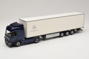 Mercedes Actros 1044 Modrý Minichamps 1:43 B66000604 Kov