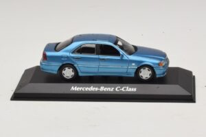 Mercedes C-Class W202 Modrá Metalíza Maxichamps 1:43 Mercedes C-Class W202 Modrá Metalíza Maxichamps 1:43 940037060 Kov