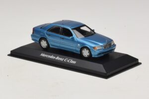 Mercedes C-Class W202 Modrá Metalíza Maxichamps 1:43 940037060 Kov – obrázek 3 z 5