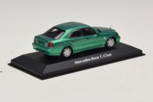 Mercedes C-Class W202 Zelená Metalíza Maxichamps 1:43 940037061 Kov – obrázek 2 z 5