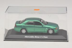 Mercedes C-Class W202 Zelená Metalíza Maxichamps 1:43 940037061 Kov – obrázek 4 z 5