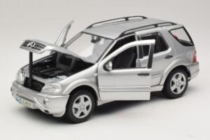 Mercedes ML55 AMG W163 Stříbrný Maisto 1:18 31876-P1 Kov – obrázek 2 z 8