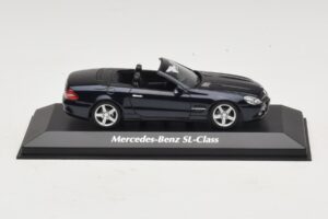 Mercedes SL R230 Modrá Metalíza Maxichamps 1:43 Mercedes SL R230 Modrá Metalíza Maxichamps 1:43 940037531 Kov