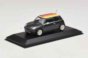 Mini Cooper One R50 Zelený S Německou Vlajkou Minichamps 1:43 MINI033 Kov – obrázek 2 z 5