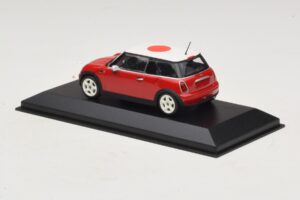 Mini Cooper One R50 Červený S Japonskou Vlajkou Minichamps 1:43 MINI034 Kov – obrázek 3 z 5